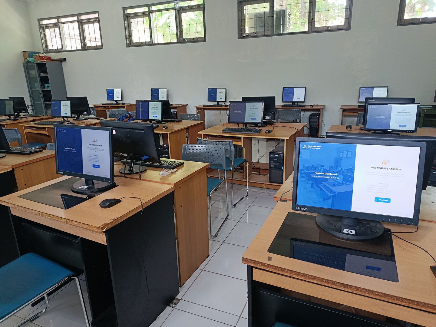 Lab Komputer SMK Negeri 2 Kasihan
